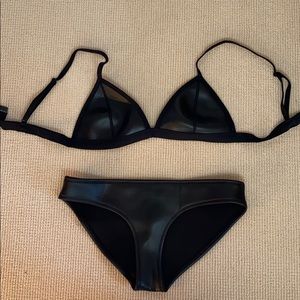 Triangl black bikini